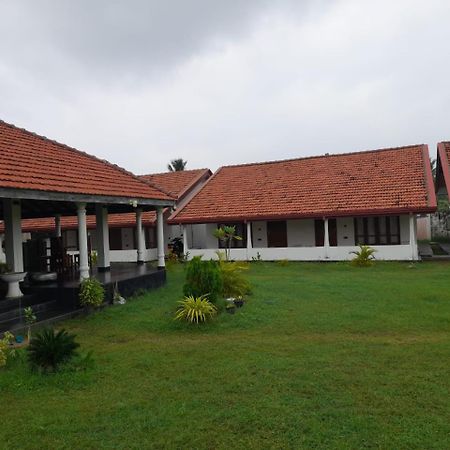 Hotel Blu Marine Nilaveli Trincomalee Esterno foto