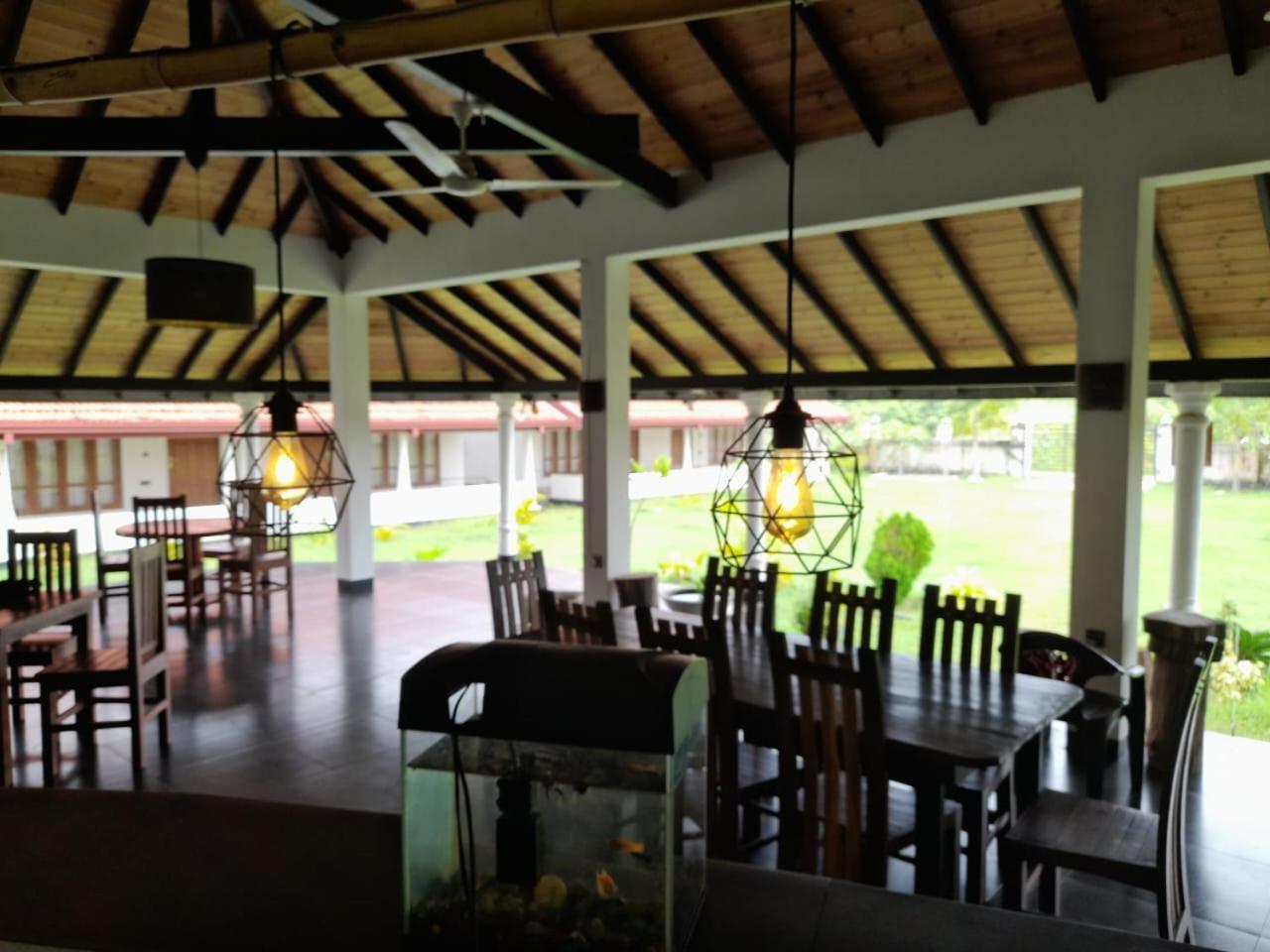 Hotel Blu Marine Nilaveli Trincomalee Esterno foto