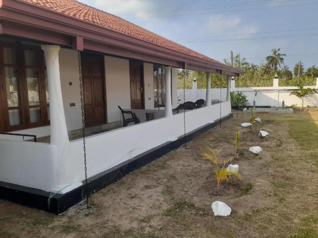 Hotel Blu Marine Nilaveli Trincomalee Esterno foto